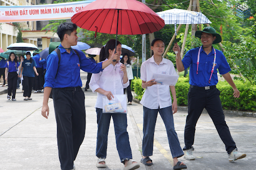 Chặng cuối trong kì thi vào 10 năm học 2024 - 2025 tại điểm thi THPT Chuyên Nguyễn Trãi